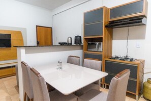 Dining - Ap 73m2, 2 bedrooms with suite, Up to 6 Guests, 1G Wi-Fi, Jr Catito (Brasília)