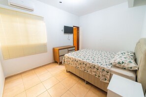2 Schlafzimmer, Bügeleisen/Bügelbrett, Internetzugang, Bettwäsche