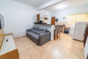 TV - Ap 75m2, 2 Bedrooms/suite, Up to 7 Guests, WI-FI 1G, Jr Catito (Brasília)