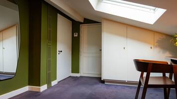 Luxury Suite, Ensuite (à l'italienne) | 1 bedroom, premium bedding, Select Comfort beds, laptop workspace