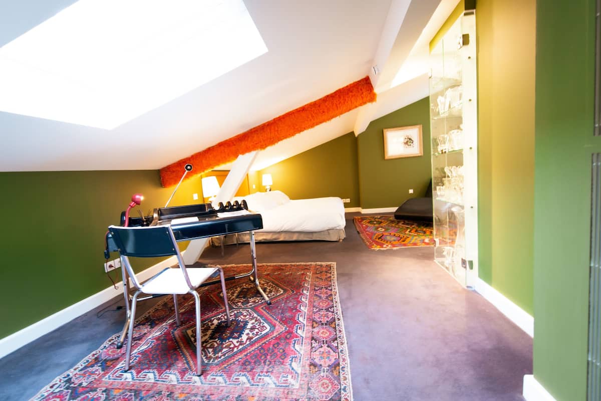 Luxury Suite, Ensuite (à l'italienne) | 1 bedroom, premium bedding, Select Comfort beds, laptop workspace