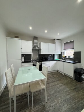 Private kitchen - Manor Court 1 (London)
