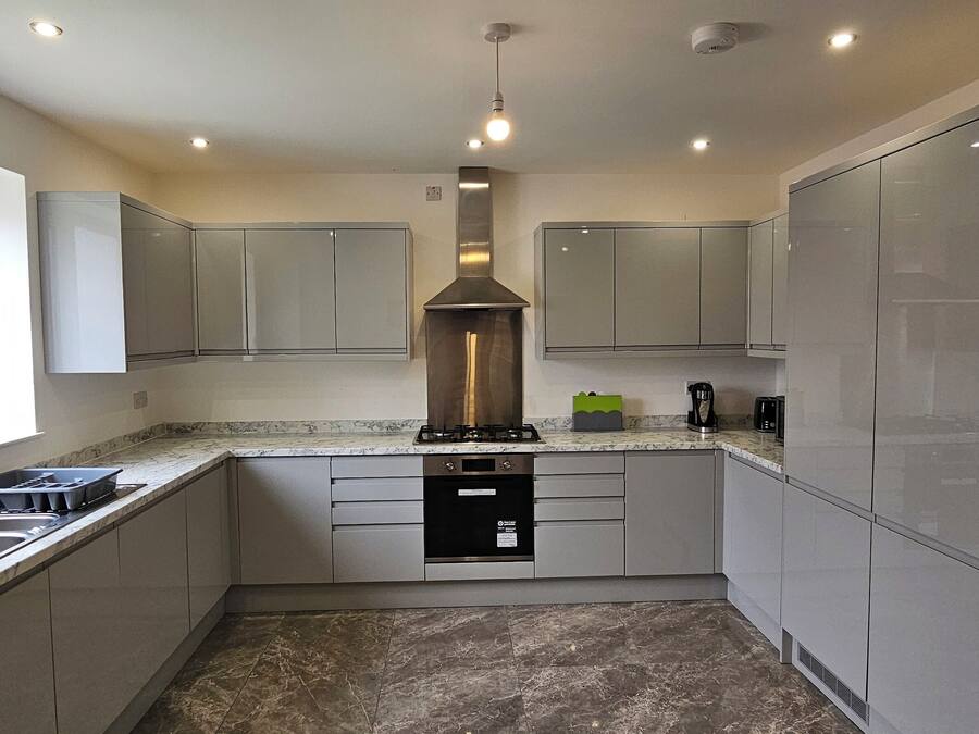 House | Private kitchen | Fridge, microwave, oven, stovetop