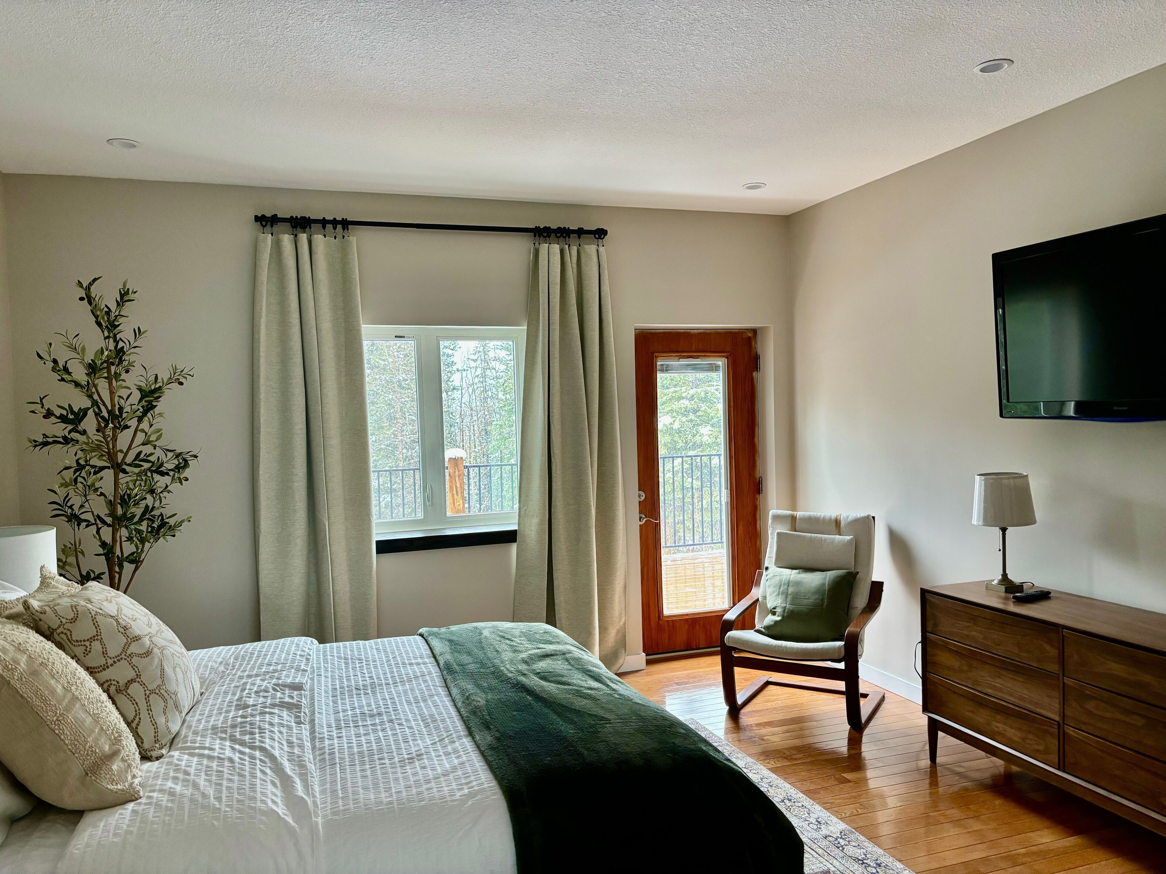 5 chambres, fer et planche à repasser, lit parapluie, Wi-Fi gratuit