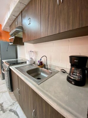 Apartment, Multiple Beds, Kitchenette, City View | Private kitchen