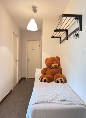 2 bedrooms, desk, iron/ironing board, free WiFi - Lovely apartment in the center of Ryd, near Linköping University (Östergötlands län)