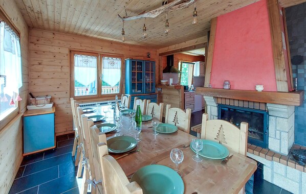 Dining - Nice home in Xonrupt-Longemer (Xonrupt-Longemer)