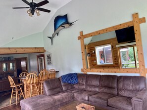 Smart TV, fireplace, stereo, offices - The Clear Lake Retreat (Forest Lake)
