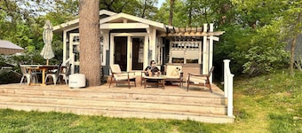 Cozy, Relaxing, Romantic, Fun All Sports Lake Cottage in Southwest Michigan