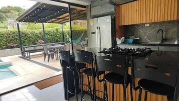 Fridge, microwave, dishwasher, coffee/tea maker
