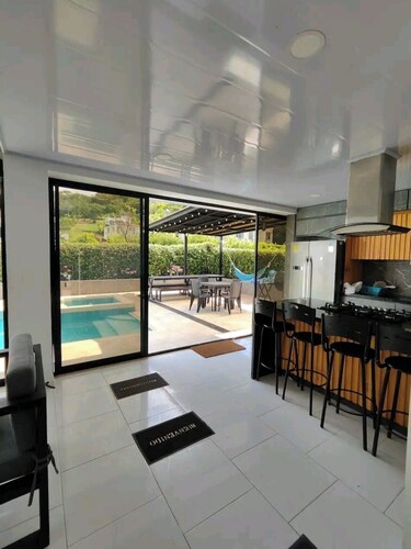 Lujosa mansión privada estilo mediterráneo 