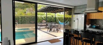 Lujosa Mansión Privada Estilo Mediterráneo