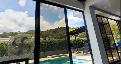Lujosa mansión privada estilo mediterráneo