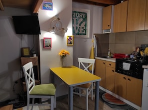 Microwave, stovetop - Pavlach apartman  (Novi Sad)