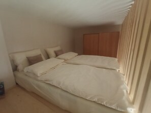 1 bedroom, iron/ironing board, WiFi, bed sheets - Pavlach apartman  (Novi Sad)