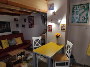 Dining - Pavlach apartman  (Novi Sad)