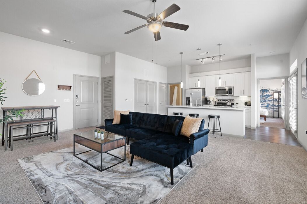 LUX 2B2B Apt Near Heart of Austin w/Pool & Parking
