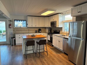 Fridge, microwave, oven, stovetop - Charming 3 Blocks from Point Pleasant Beach and boardwalk 5BR 3Bath Sleeps 15  (Point Pleasant Beach)