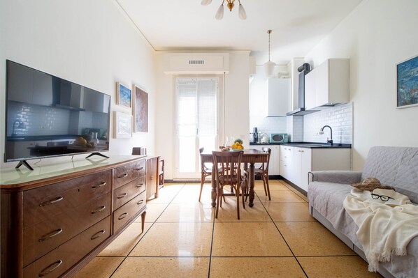 TV - Appartamento ZIA LIETTA-Affitti Brevi Italia (Rapallo)