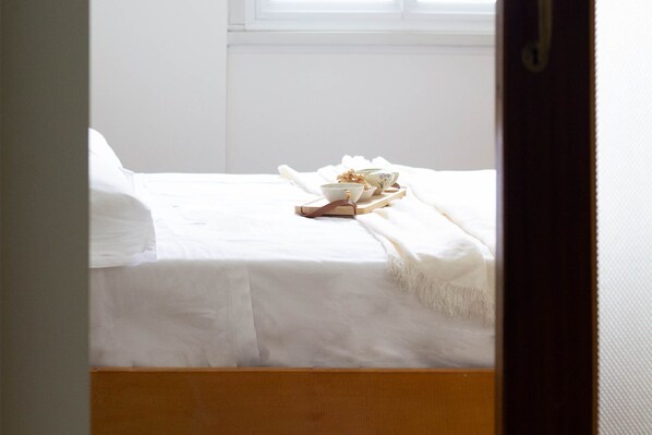 Ferros/tábuas de passar roupa, Wi-Fi de cortesia, roupa de cama