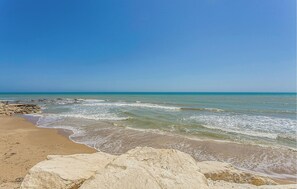 Nær stranden og fisking