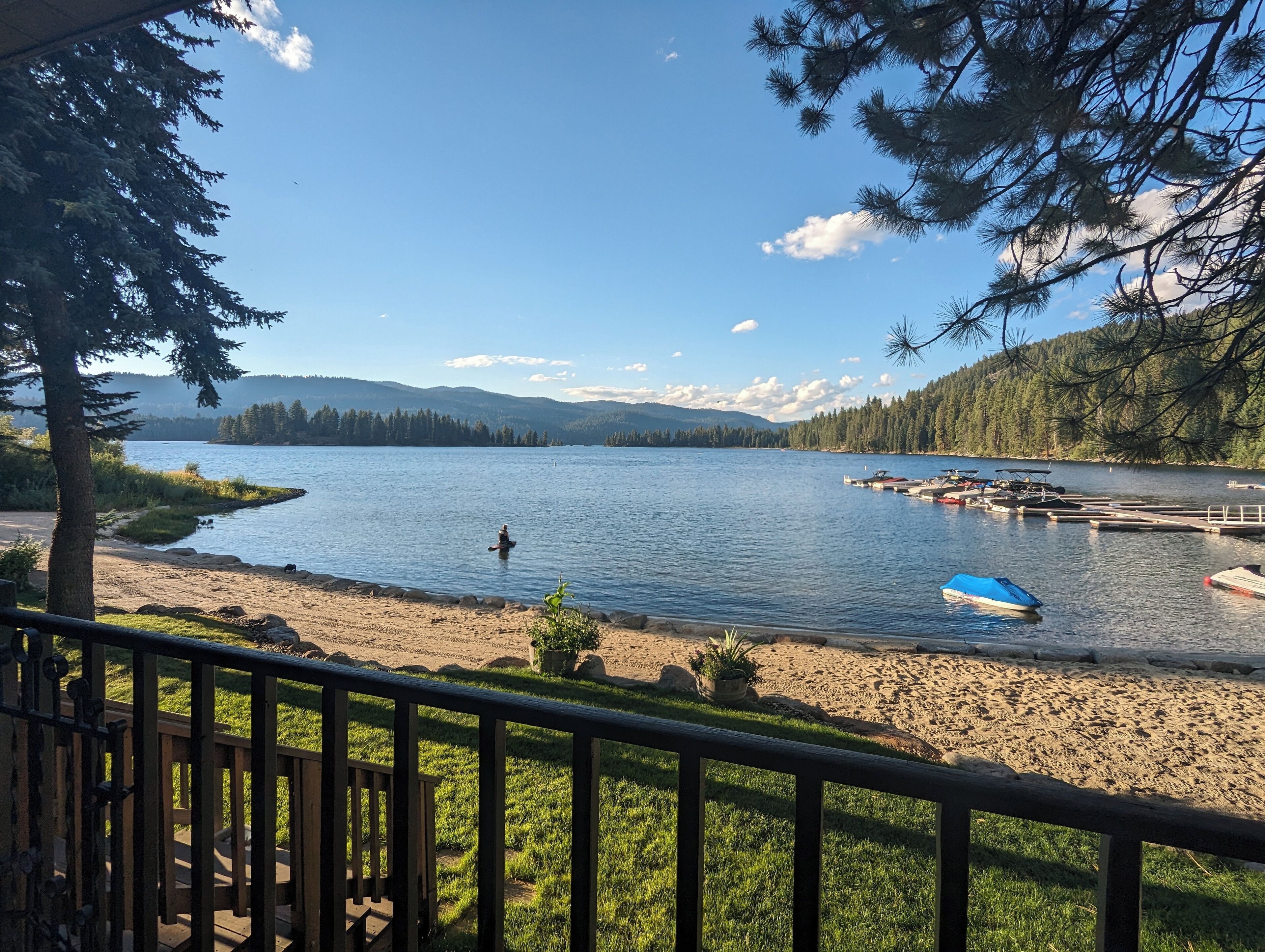 New* Tamarack Bay Classic - Lakefront condo - dock - pool - beach