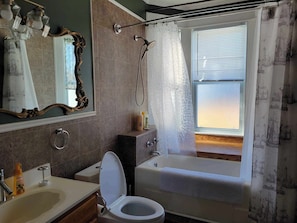 Towels, soap, shampoo, toilet paper