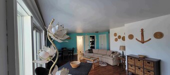 Remodelled historic suite w/nautical boho decor, in the UNESCO Town of Lunenburg