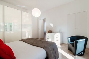 1 bedroom, iron/ironing board, travel cot, WiFi