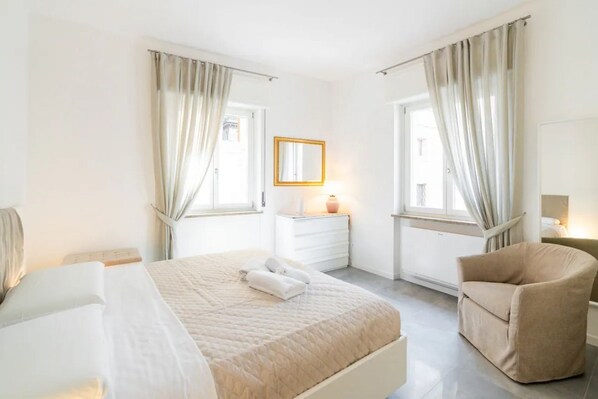 1 habitación, tabla de planchar con plancha, wifi y ropa de cama 