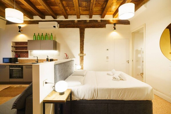 1 bedroom, WiFi, bed sheets