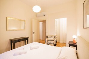 2 bedrooms, in-room safe, iron/ironing board, WiFi - Spacious and elegant Satyr residence with terrace (Verona)