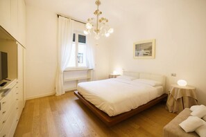 Room - Luxurious Stella residence with balcony overlooking Arena (Verona)