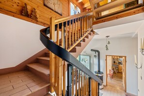 Interior - Apartment 'Piccole Dolomiti' with Mountain View, Shared Terrace and Wi-Fi (Brentonico)