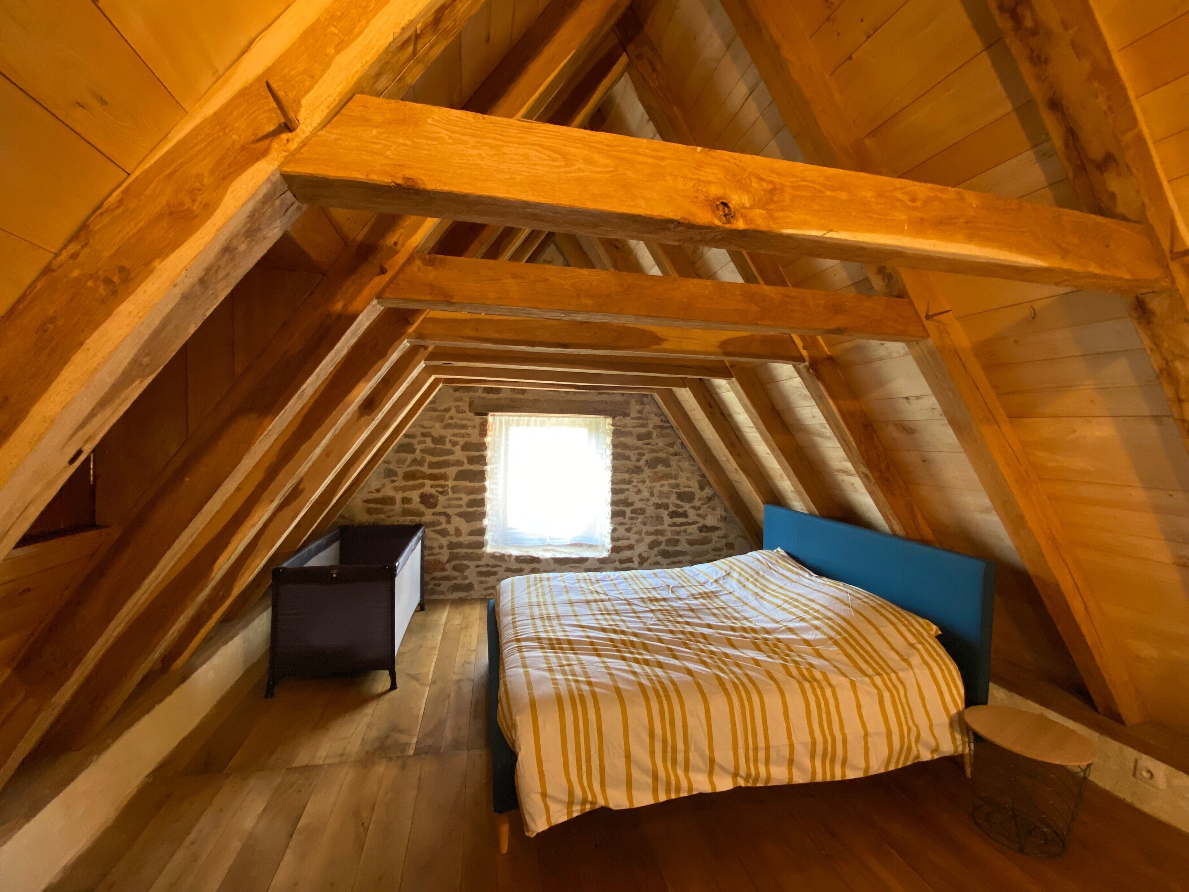 3 habitaciones, tabla de planchar con plancha y wifi gratis 