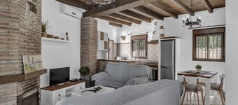 Holiday Home 'Casas Al Alba' with Private Pool, Wi-Fi and Air Conditioning