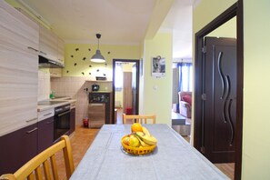 Dining - Apartment 2328/111214 (Istria - Pula), 750m from the beach (Pula)
