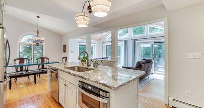 Private Pool! Getaway, 14 Mi to Hammonasset Beach