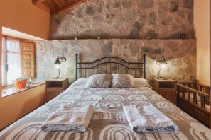 2 chambres, fer et planche à repasser, accès au Wi-Fi (inclus)