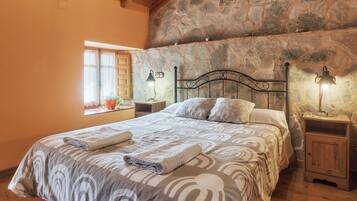 2 chambres, fer et planche Ă repasser, Wi-Fi gratuit, draps fournis