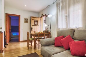 TV, fireplace, DVD player, stereo