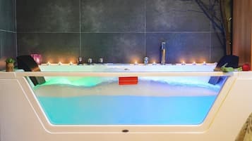 Bruser, hårtørrer, håndklæder