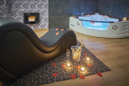 Spa. House 'Aguas Frías 3' with Mountain Views, Private Garden and Wi-Fi