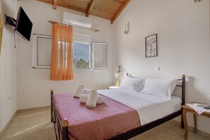 2 chambres, fer et planche à repasser, Wi-Fi gratuit, draps fournis