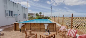 GuestHost - Quiet 107 sqm apartment with independent entrance, perfect for 4 people, located on the ground floor of a renovated building (NOT suitable for disabled people). The apartment is located in Misiliscemi and boasts a splendid view of the Egadi i