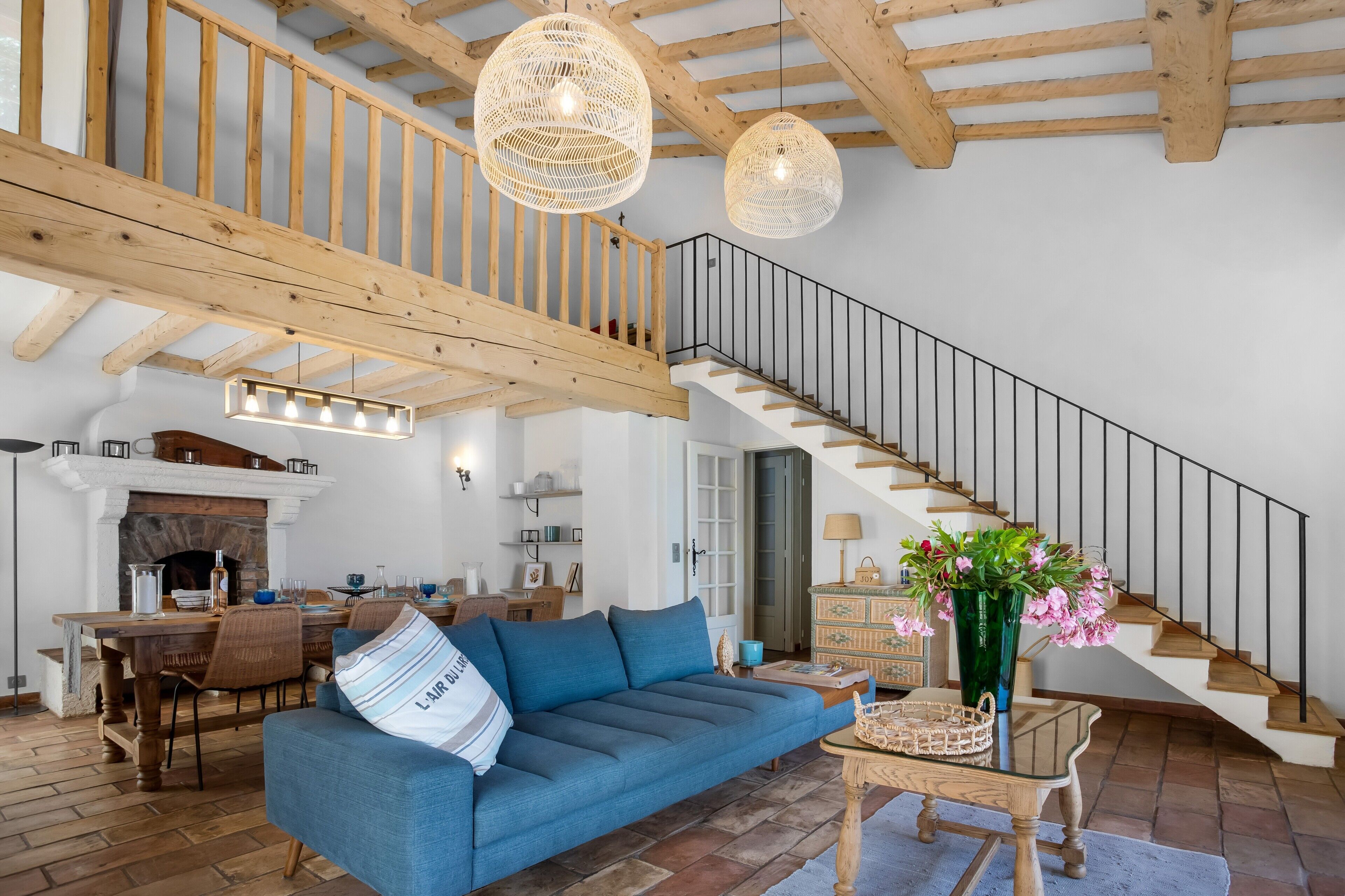 Télévision, table de tennis de table