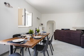Dining - GuestHost - Trullo Murgese - Peaceful Country Escape (Martina Franca)