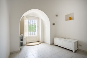 Interior - GuestHost - Trullo Murgese - Peaceful Country Escape (Martina Franca)