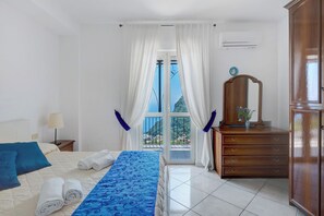 2 bedrooms, free WiFi, bed sheets - Apartment 'Appartamento Positano' with Sea View, Wi-Fi and Air Conditioning (Massa Lubrense)