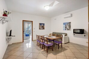 Interior - Apartment 'Appartamento Amalfi' with Sea View, Wi-Fi and Air Conditioning (Massa Lubrense)
